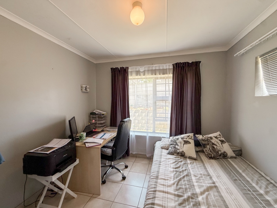 3 Bedroom Property for Sale in Island View Western Cape